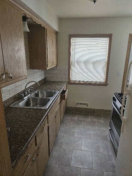 Building Photo - 7816 W Lisbon Ave