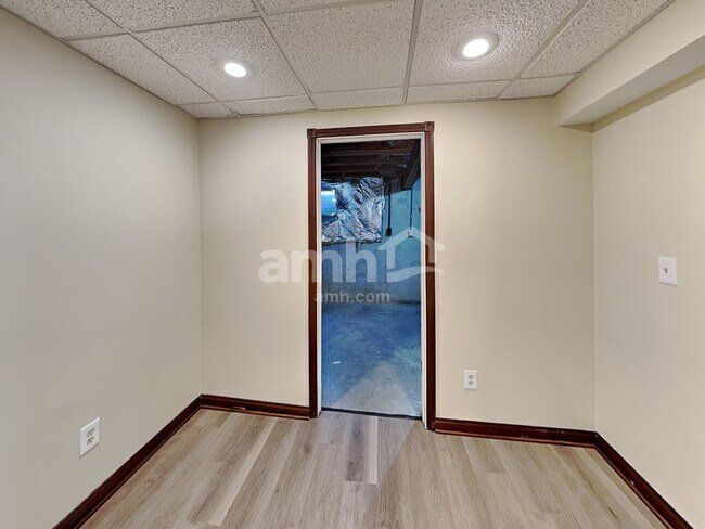 Building Photo - 1209 Nottingham Rd