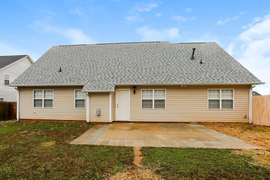 Building Photo - 3113 Blueberry Dr