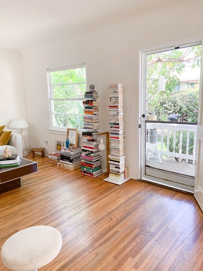 Building Photo - VENICE BEACH COTTAGE