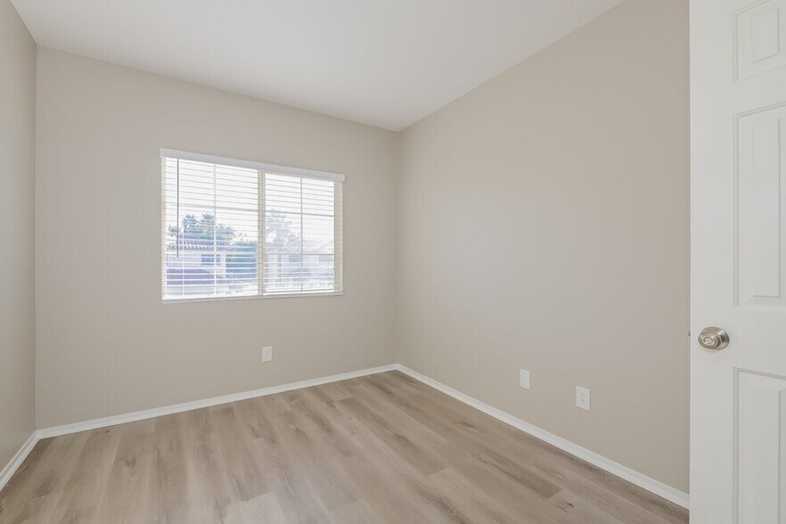 Building Photo - 8336 Feather Duster Ct