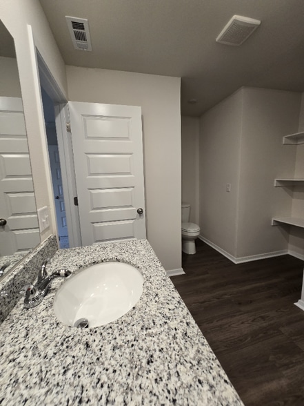 Building Photo - 2701 Murphy St