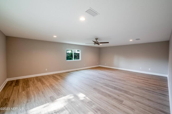 Building Photo - 6264 Diane Rd