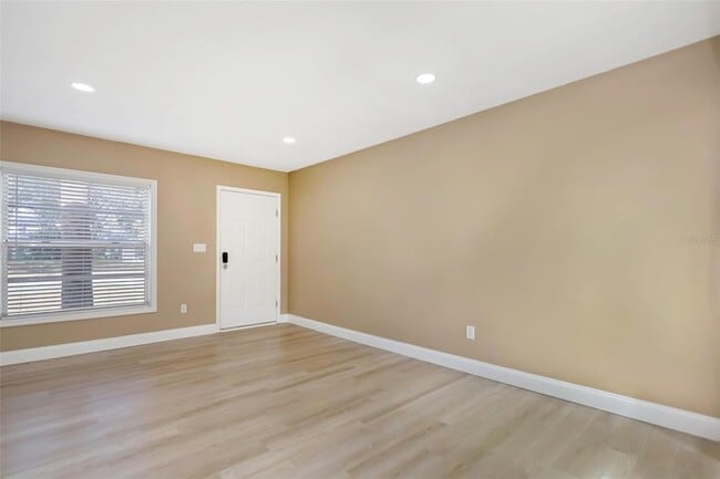 Building Photo - 4622 W El Prado Blvd