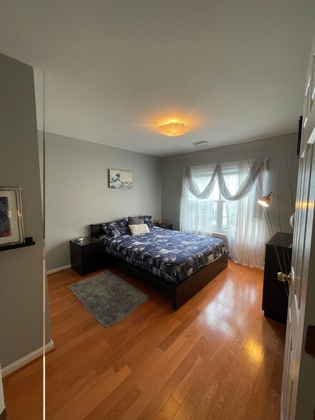 Building Photo - 6615 Schurtz St