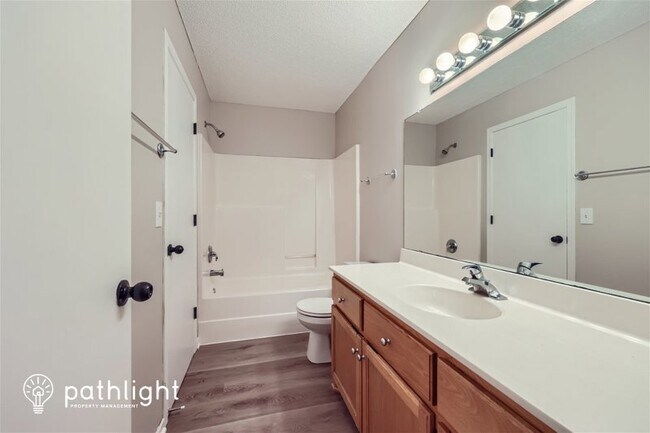 Building Photo - 325 Mindy Ln