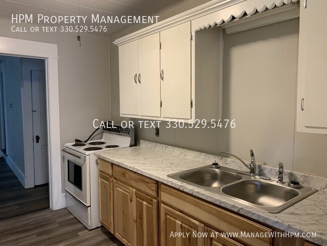 Building Photo - 1329 Auld St