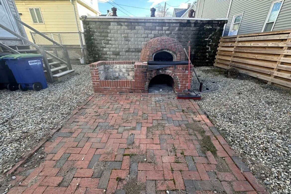 Building Photo - 374 Highland Ave