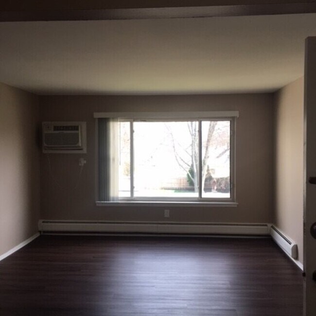 Building Photo - 10000 W Nine Mile Rd