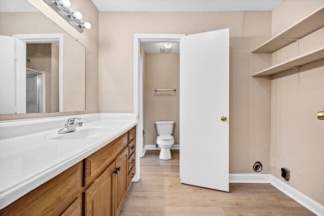 Building Photo - bg0724