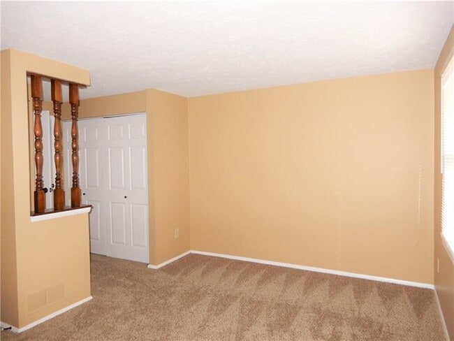 Building Photo - 280 Quail Run Rd