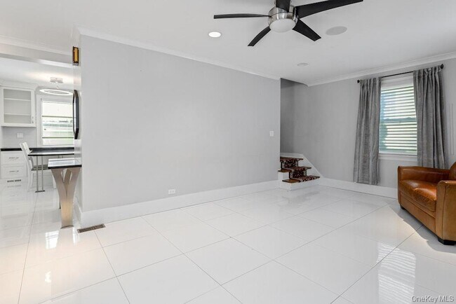 Building Photo - 155 White Rd