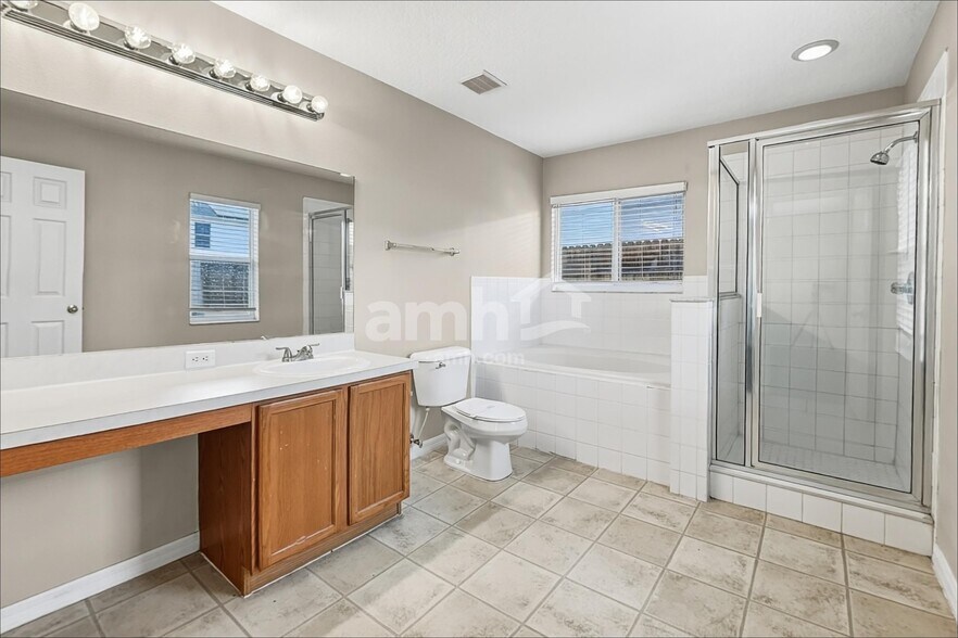 Building Photo - 10434 Boyette Creek Blvd