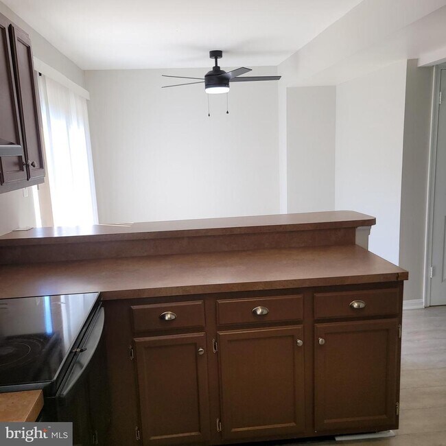 Building Photo - 733 Orley Pl