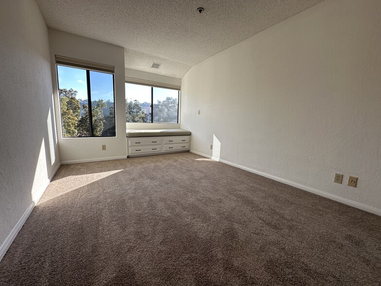 Building Photo - 5745 Friars Rd