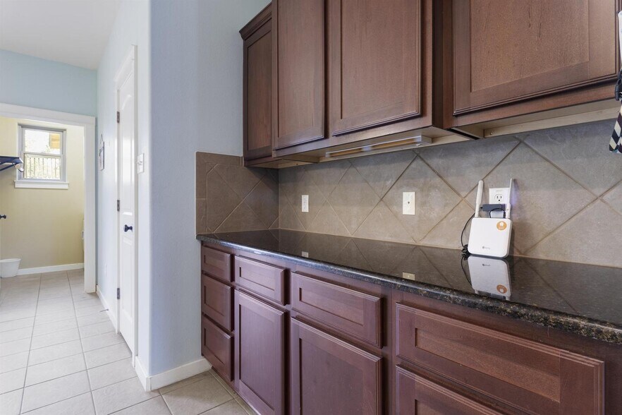 Building Photo - Beautifully updated home in a peaceful Geo...