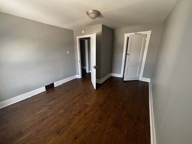 Building Photo - 1609 Kenneth Ave