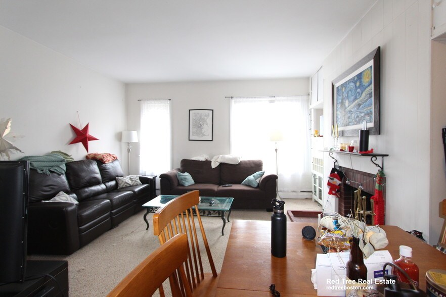 Building Photo - 202 St Paul St