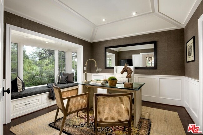 Building Photo - 2760 Sycamore Canyon Rd