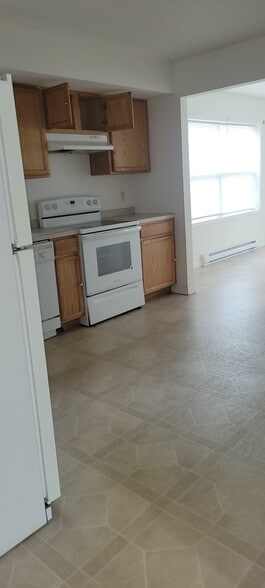 Kitchen - 2010 Grammercy Ave