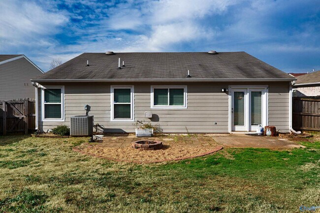 Building Photo - 325 Kenneth Blvd NW