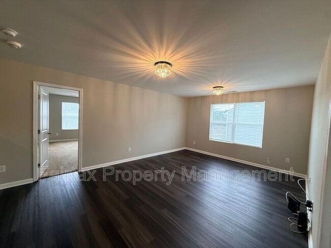 Building Photo - 127 Rosebud Ln