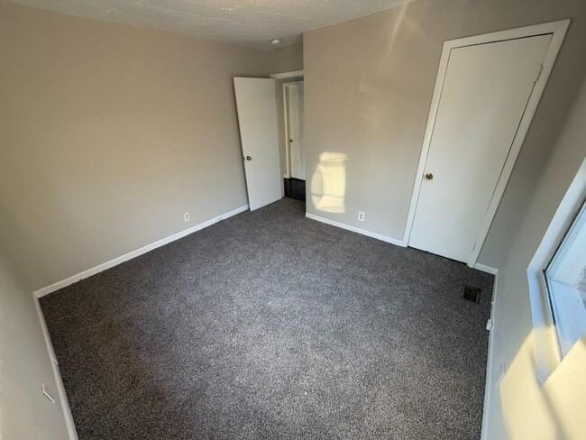 Building Photo - 5009 Brewer Ct