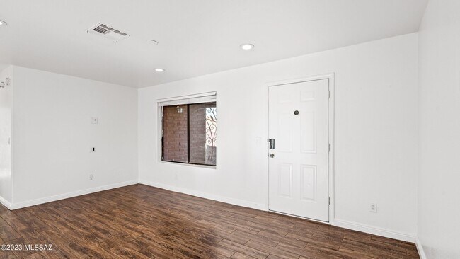 Building Photo - 6428 Buckaroo Loop