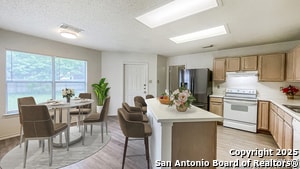 Building Photo - 14207 Edge Point Dr
