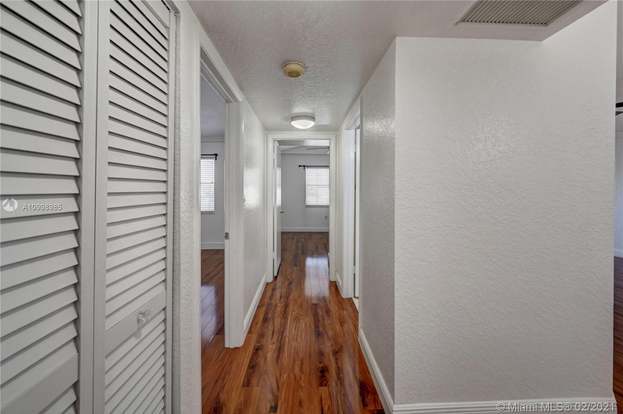 Building Photo - 2850 N Oakland Forest Dr