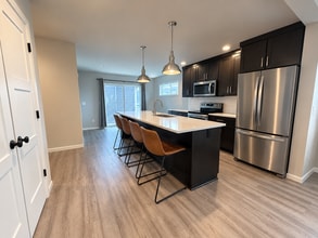 Building Photo - 5904 Minong Ln