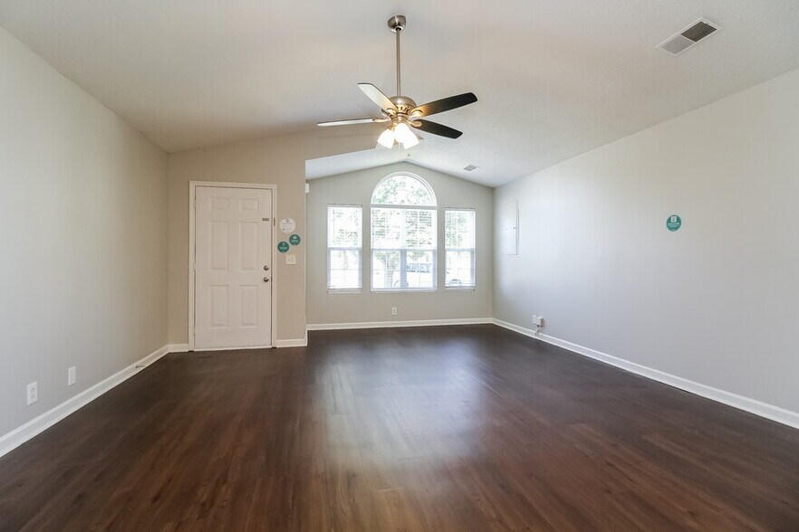 Building Photo - 5039 Boyd Dr