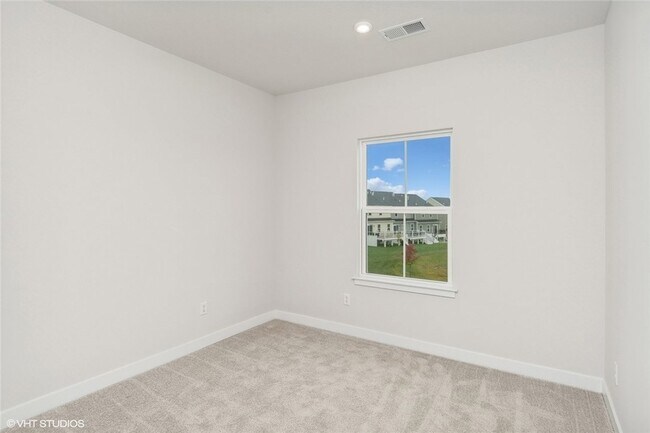 Building Photo - 5040 Spruce Rd