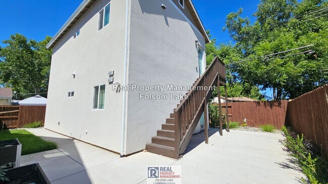 Building Photo - 5431 Bradford Dr