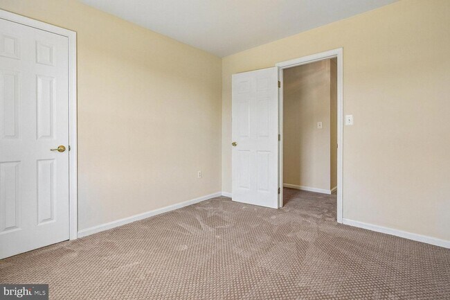 Building Photo - 14677 Cloverdale Rd