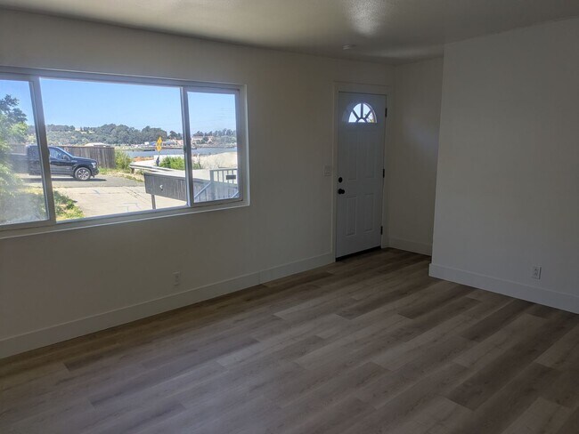 Building Photo - **Spacious 4-Bedroom, 2-Bath Residence with Waterfront & Hillside Views – Vallejo**