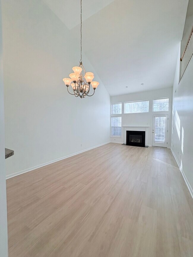 Building Photo - Charming 3 beds 2.5 baths in The Reserves of Beavercreek!