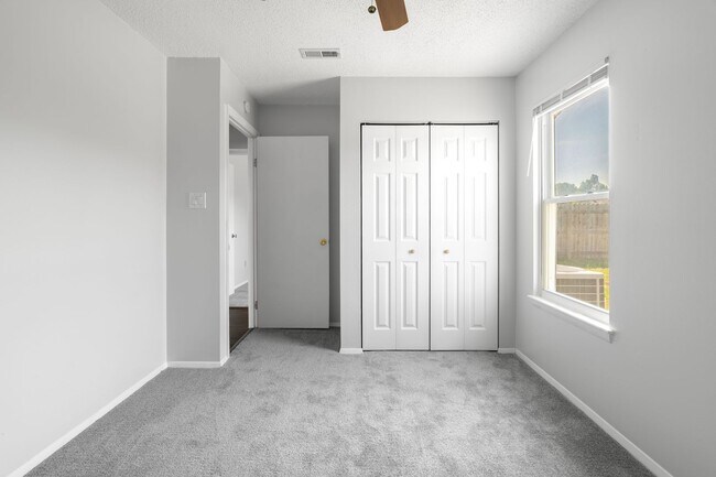 Building Photo - 5124 Rugby Rd