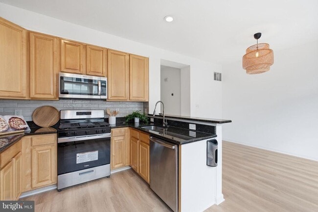 Building Photo - 4067 Fountainside Ln