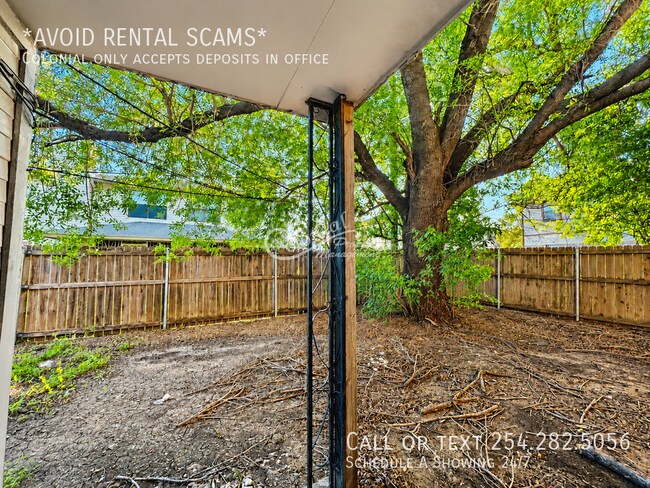 Building Photo - 4805 Cedarhill Cir
