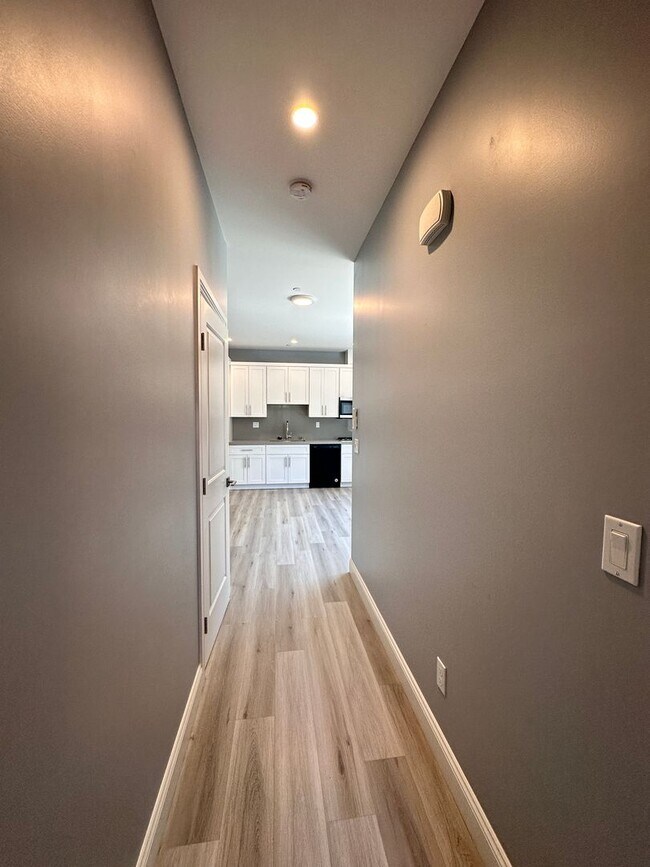 Building Photo - Attached separate first floor 1-bedroom, 1-bathroom suite