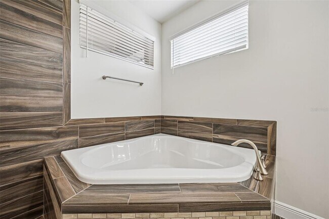 Building Photo - 10819 Savona Way