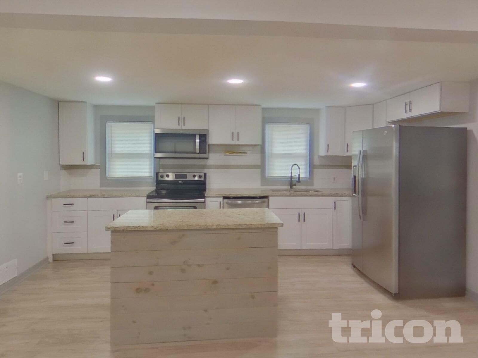 Building Photo - 11 Swan Dr