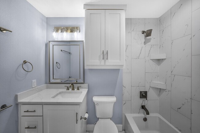 Building Photo - 1913 Lightsey Rd