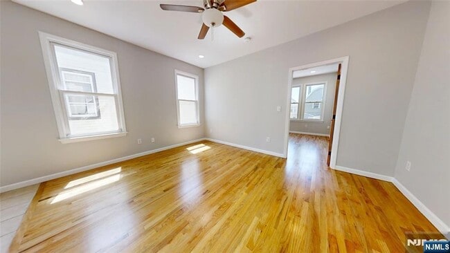 Building Photo - 11 Schuyler Ct