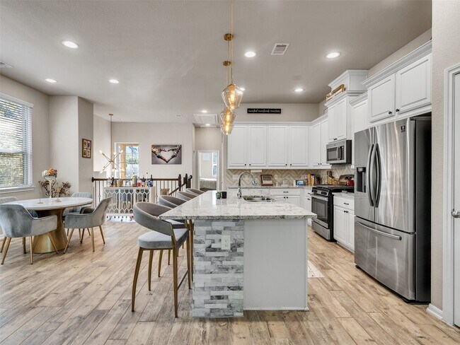 Building Photo - 12423 Alora Bluff Trail