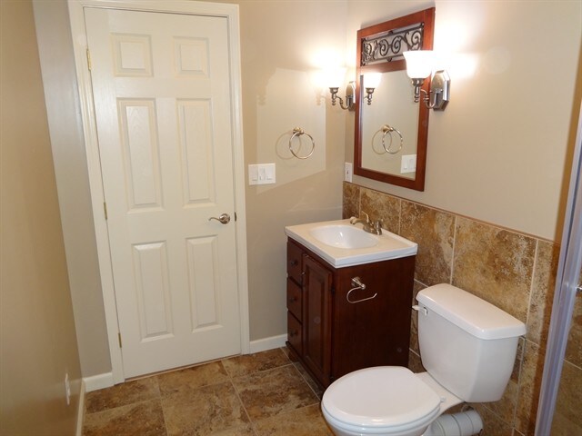 Building Photo - 3805 Deauville Way