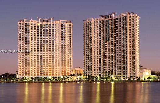 Building Photo - 2641 N Flamingo Rd