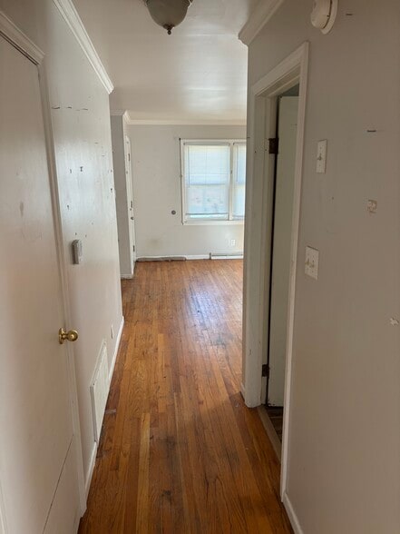 Building Photo - 923 SW 8th Ave