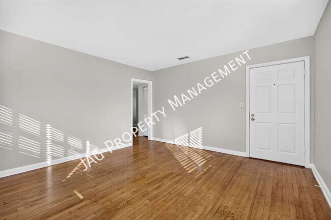 Building Photo - 2761 St Johns Ave